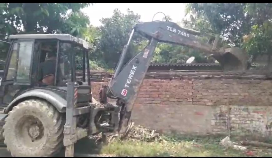 বারুইপুরে বুলডোজার দিয়ে ঘর ভাঙ্গা চালু হয়ে গেল।