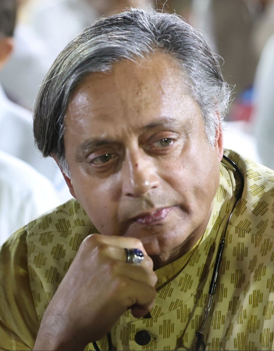 মোদির প্রশংসা করায় থারুরকে খোঁচা কংগ্রেসের