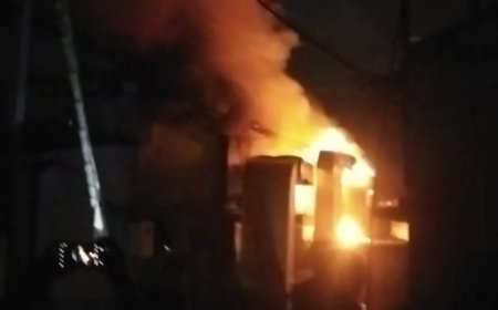 বারুইপুর ফুলতলা শিল্পাঞ্চলের একটি ওষুধের ল্যাবরেটরিতে ভয়াবহ অগ্নিকাণ্ড, ঘটনাস্থলে দমকলের ৪টি ইঞ্জিন
