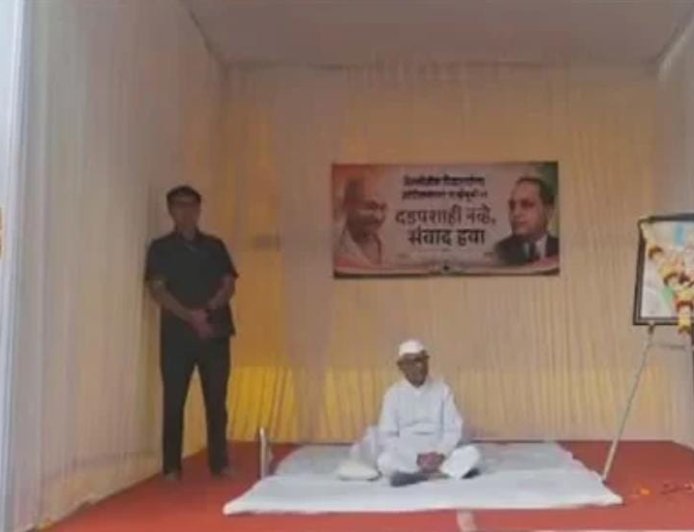 ছাত্রদের সমর্থনে এবার আন্দোলনে আন্না হাজারে