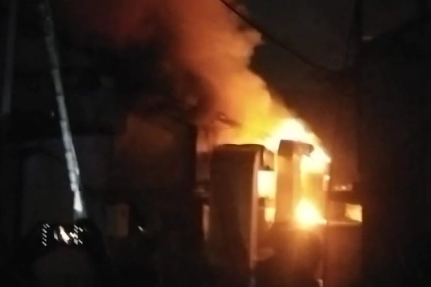 বারুইপুর ফুলতলা শিল্পাঞ্চলের একটি ওষুধের ল্যাবরেটরিতে ভয়াবহ অগ্নিকাণ্ড, ঘটনাস্থলে দমকলের ৪টি ইঞ্জিন