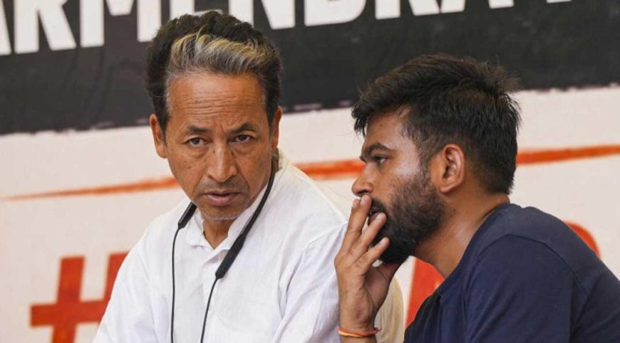 ওয়াংচুকের অনুরোধে অনশন ভাঙলেন ককরোচ প্রধান অভিজিৎ