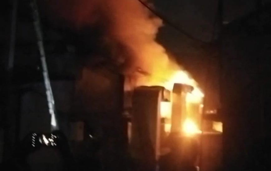 বারুইপুর ফুলতলা শিল্পাঞ্চলের একটি ওষুধের ল্যাবরেটরিতে ভয়াবহ অগ্নিকাণ্ড, ঘটনাস্থলে দমকলের ৪টি ইঞ্জিন