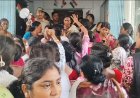 এবার রাজপুর সোনারপুর পৌরসভা অন্নপূর্ণা টাকা না পাওয়া নিয়ে চলছে বিক্ষোভ নামলো RAF