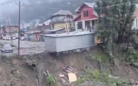 মেঘভাঙা বৃষ্টি এবং হড়পা বানে ফের বিপর্যস্ত জম্মু! ঘরবাড়ি, বন্ধ জাতীয় সড়ক