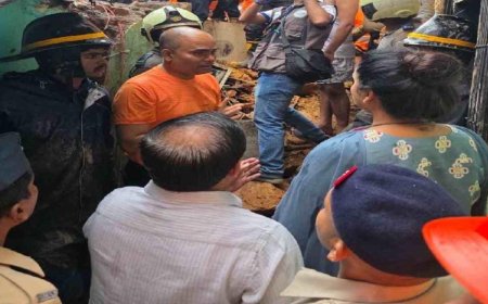 ভারী বৃষ্টির জেরে ধস মুম্বইয়ের কাছে ঘাটকোপারে, মৃত ৫