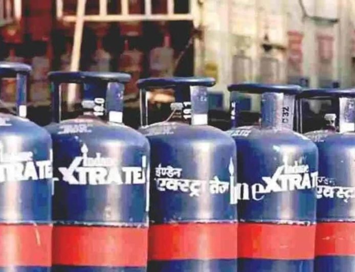 একধাক্কায় অনেকটা কমল গ্যাসের দাম