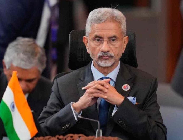 ‘পণ্যবাহী জাহাজে হামলা বন্ধ করতেই হবে’, কড়া বার্তা দিল্লির