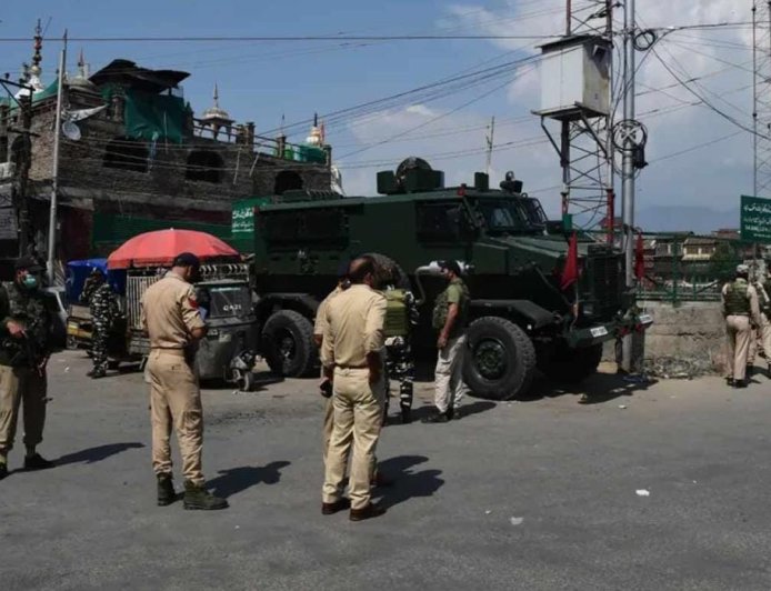 কাশ্মীরি পণ্ডিতদের নাম-ঠিকানা প্রকাশ করে হুমকি জঙ্গিদের