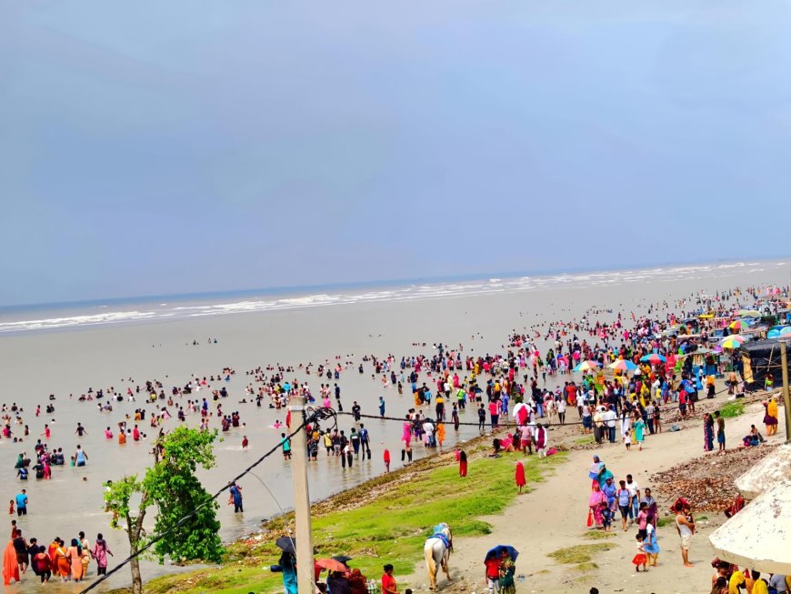 বকখালিতে পর্যটকের ঢল! দুর্যোগ উপেক্ষা করেই উত্তাল সমুদ্রে স্নান, দুর্যোগপূর্ণ আবহাওয়ায় পর্যটকদের সতর্ক করল প্রশাসন